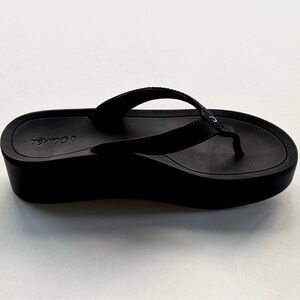 OluKai Women’s Pi'o Lua Black Platform Wedge Beach Sandals Size 5